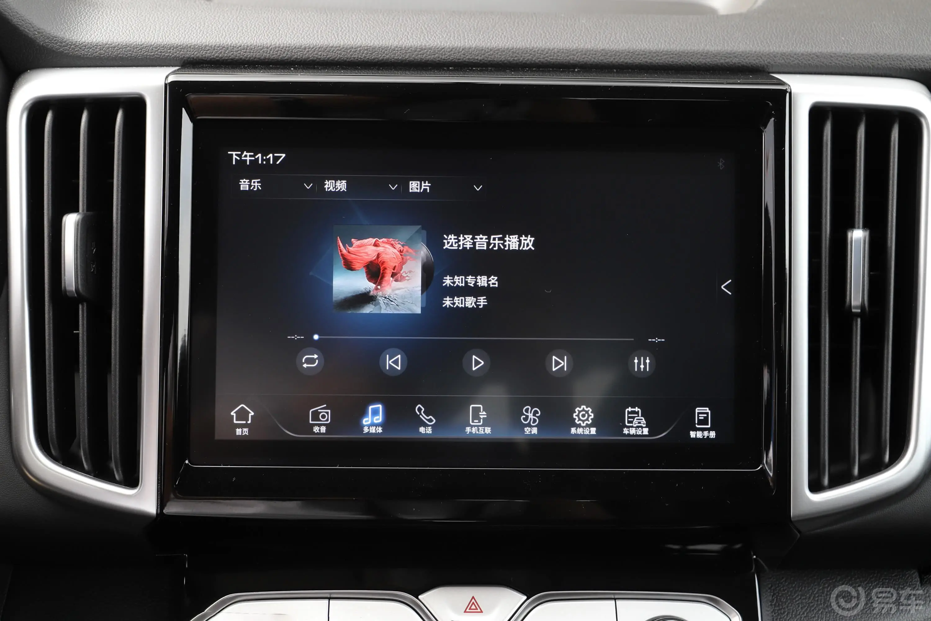 炮商用版 2.0T 手动 两驱 长箱 精英型 汽油内饰