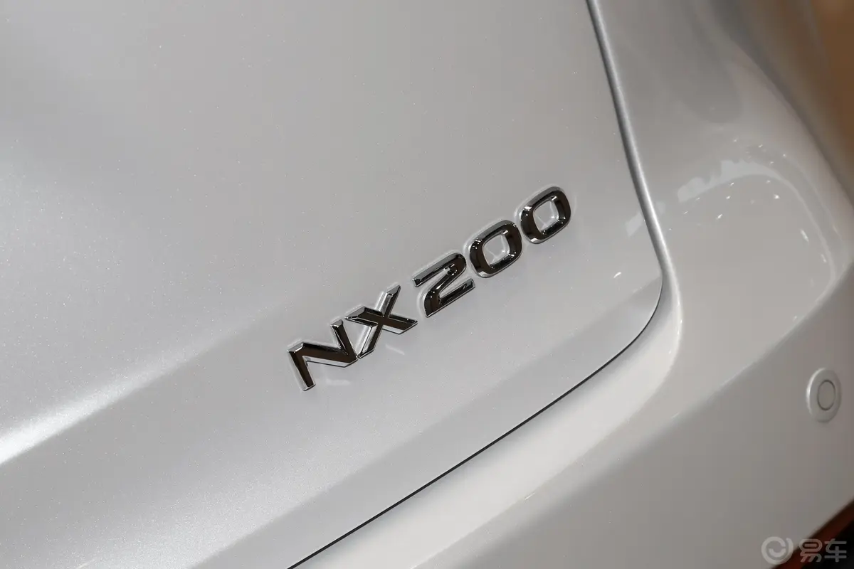雷克萨斯NX200 四驱 锋尚版 国V外观