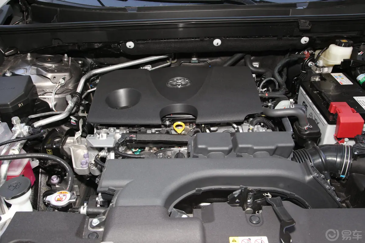 RAV4荣放2.0L CVT 四驱 尊贵版外观