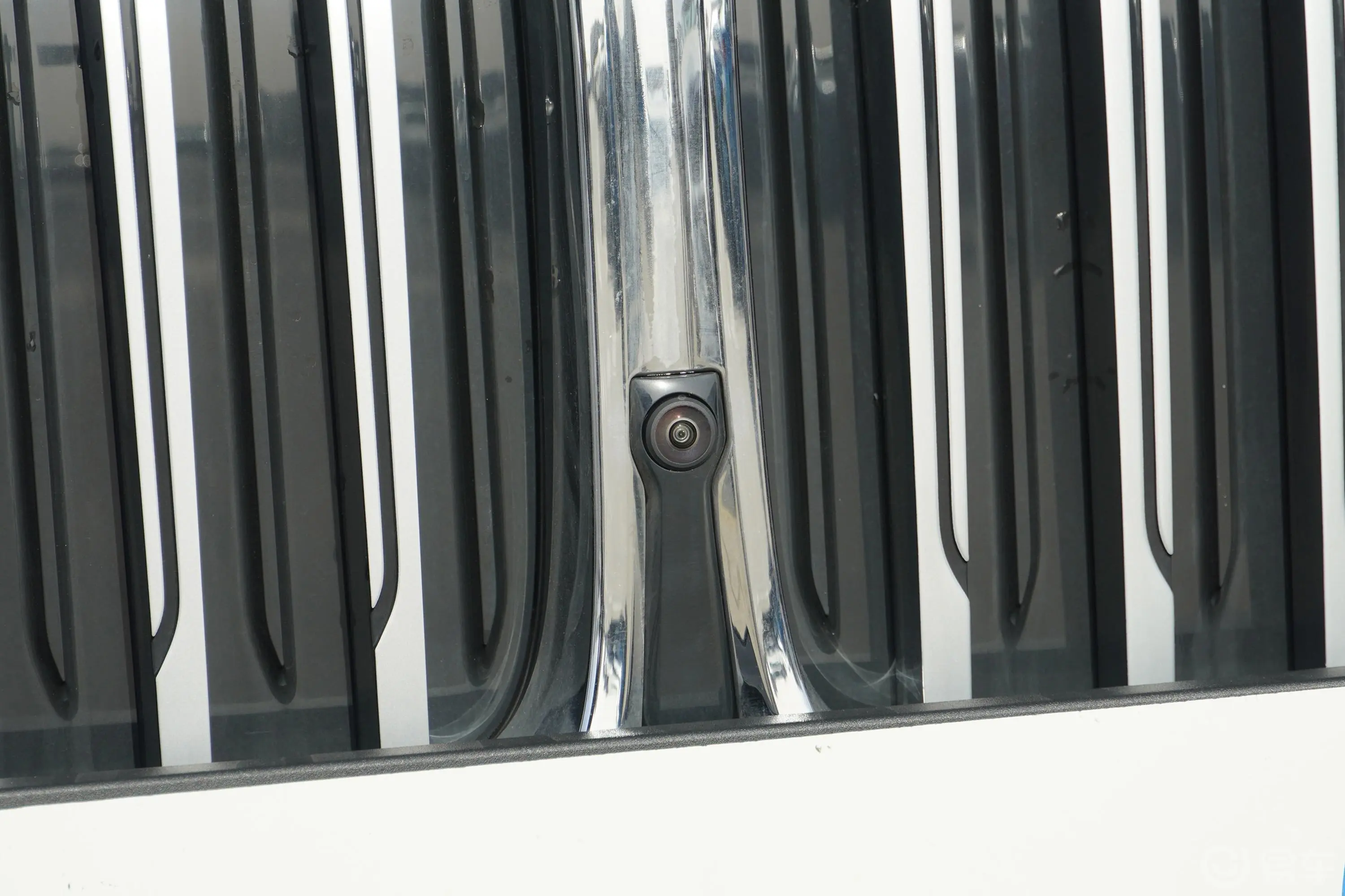 宝马7系750Li xDrive V8 M运动套装外观