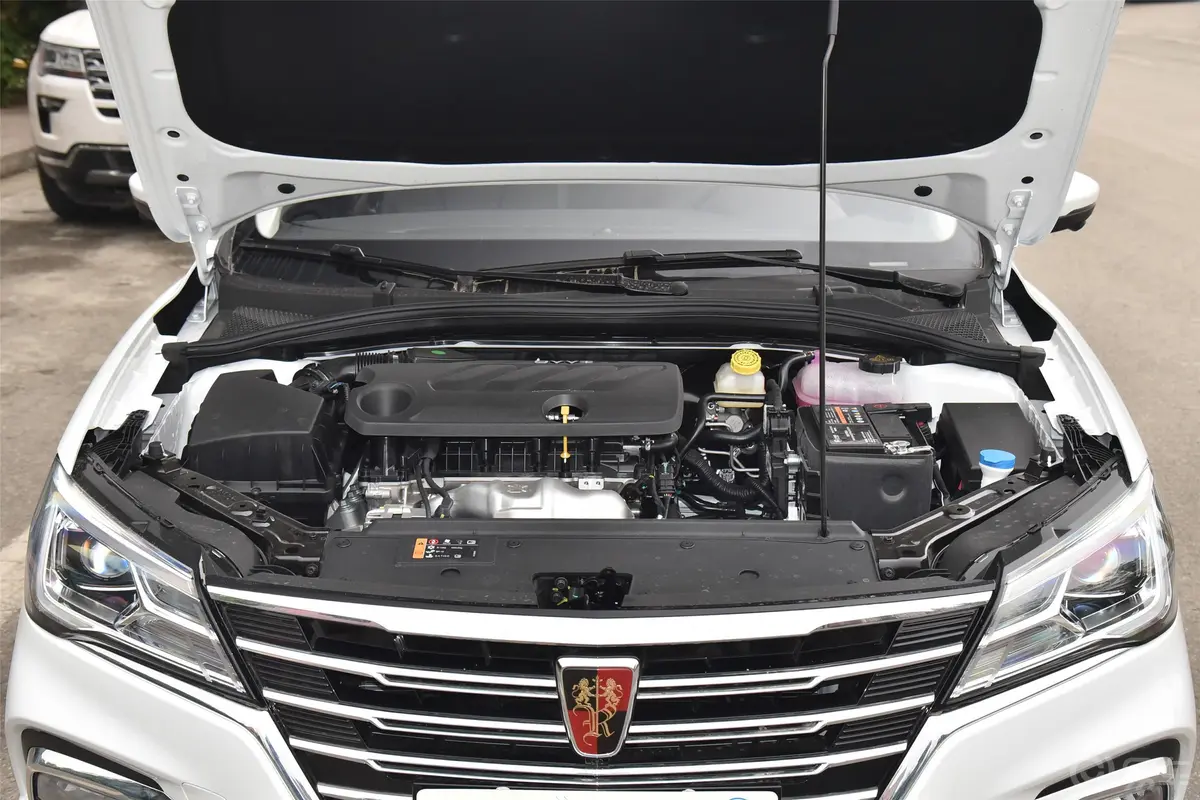 荣威i51.5L CVT 4G互联领豪智驾版外观