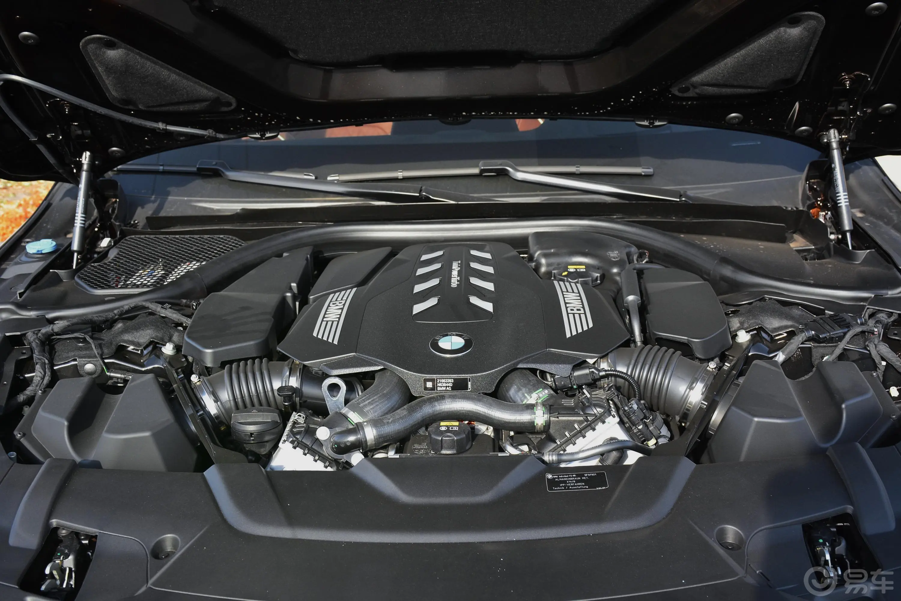宝马7系750Li xDrive V8 豪华套装外观