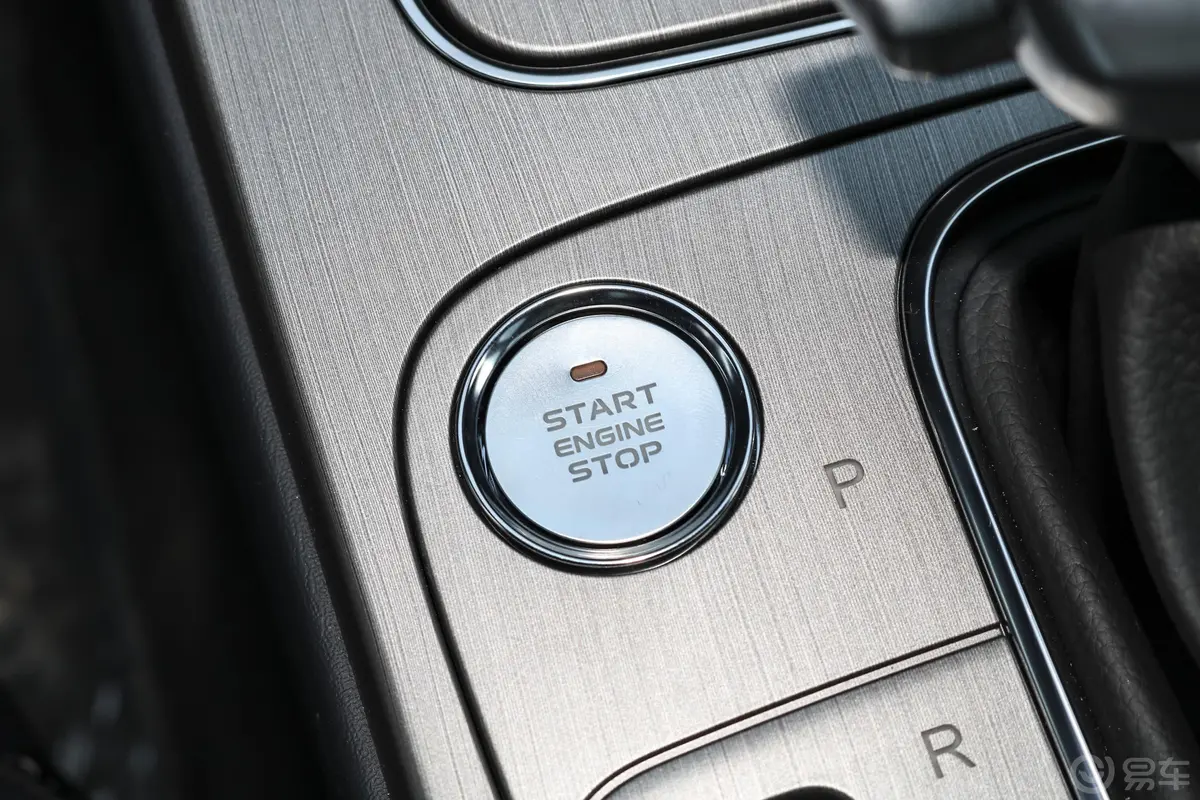 长安欧尚X71.5T 双离合 豪华型钥匙孔或一键启动按键