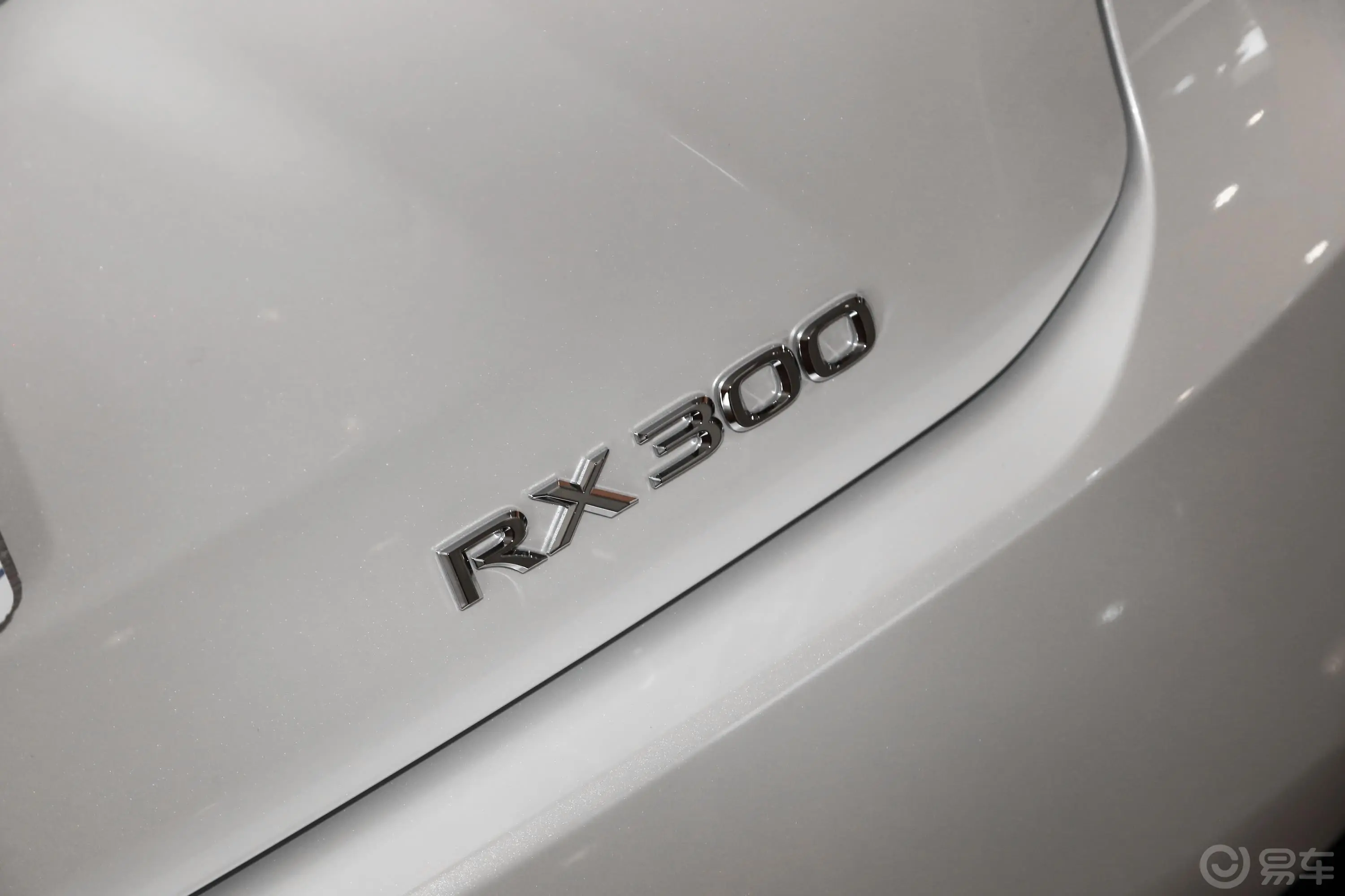 雷克萨斯RX300 豪华版 国VI外观