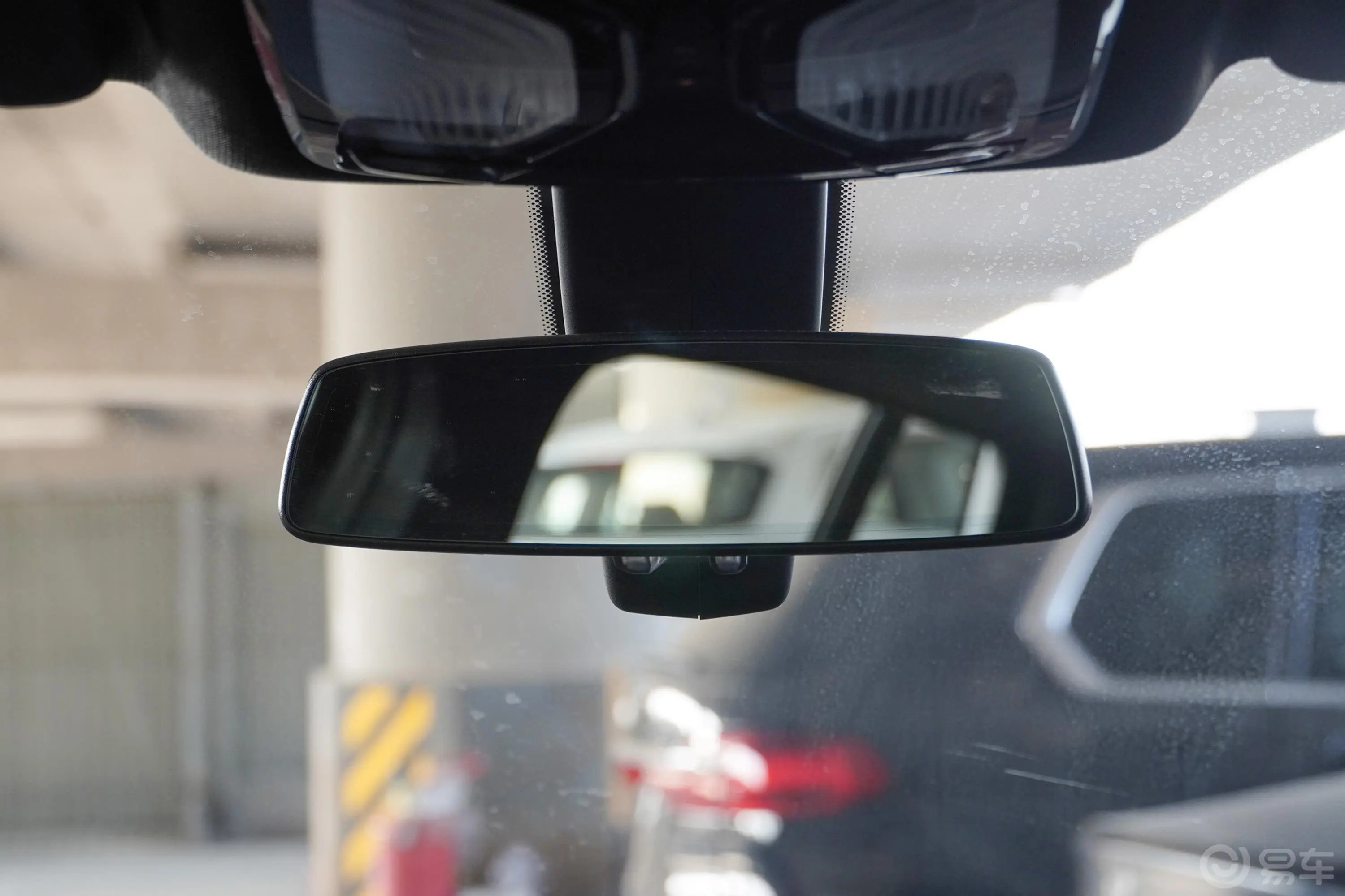 宝马X4xDrive30i M运动套装内后视镜