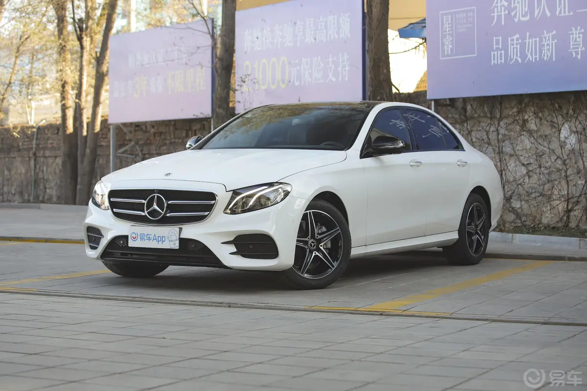 奔驰E级(进口)E 260 4MATIC 运动版侧前45度车头向左水平