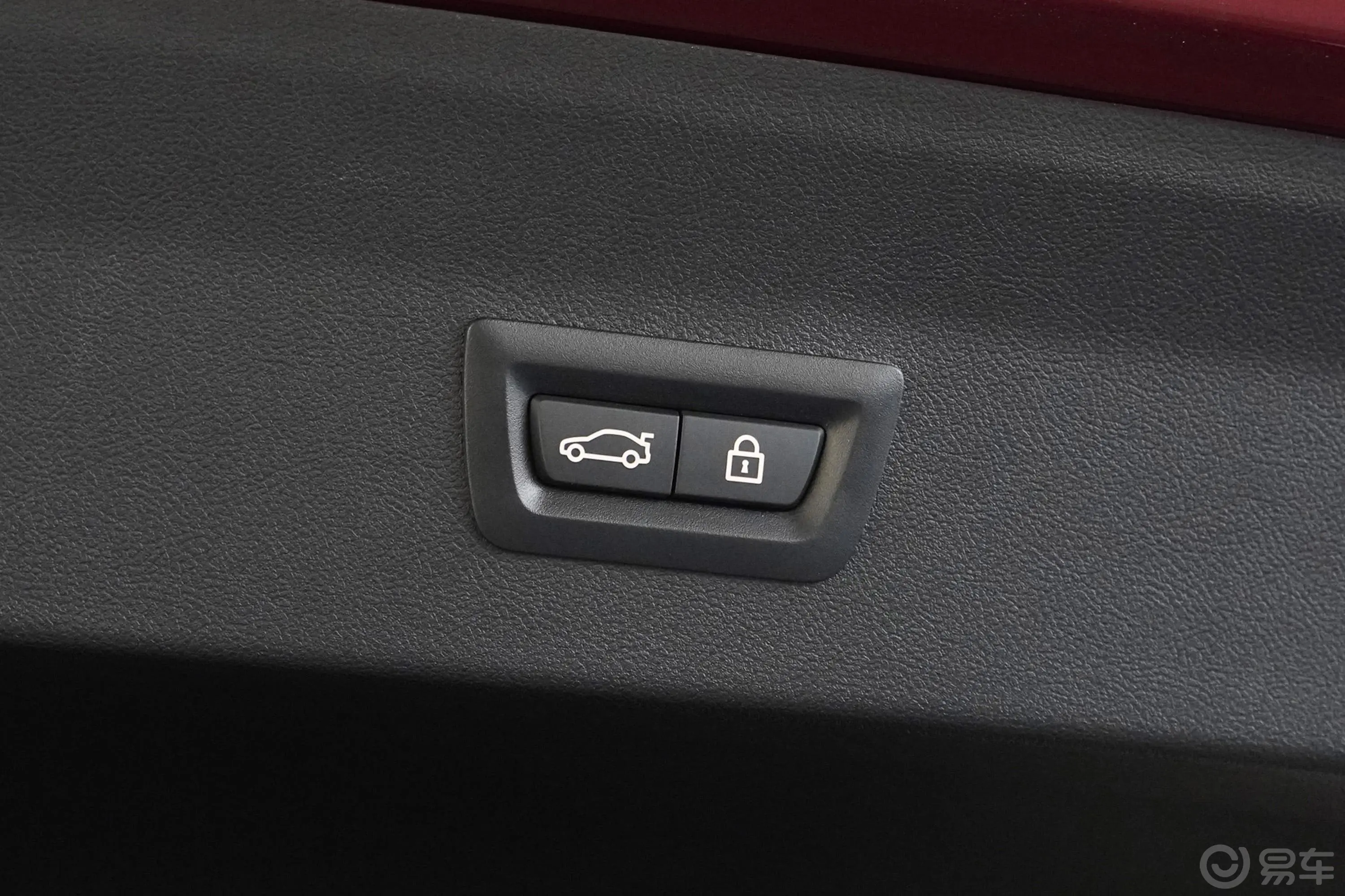宝马X4xDrive25i M越野套装电动尾门按键（手动扶手）