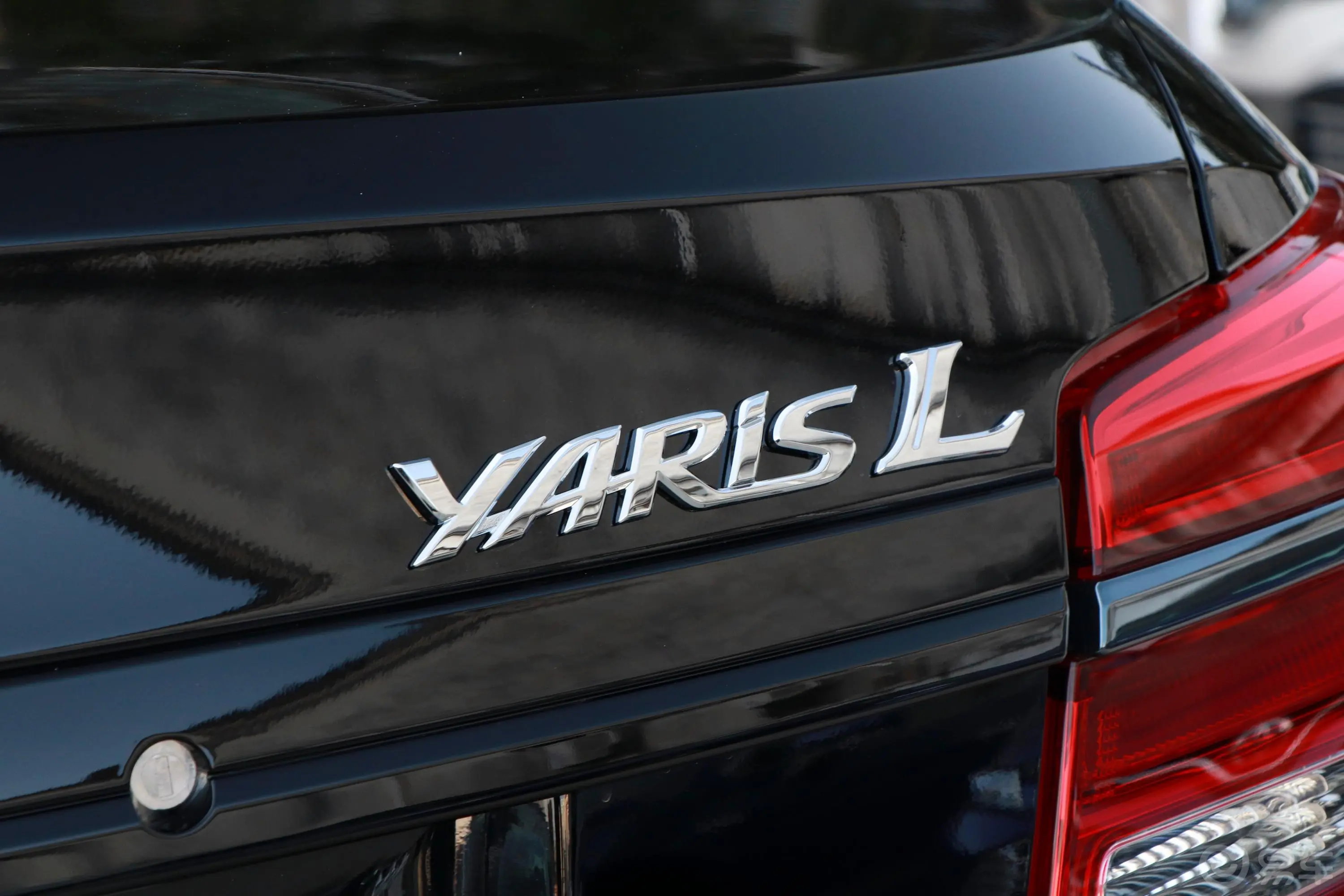 YARiS L 致享1.5L CVT 领先版外观