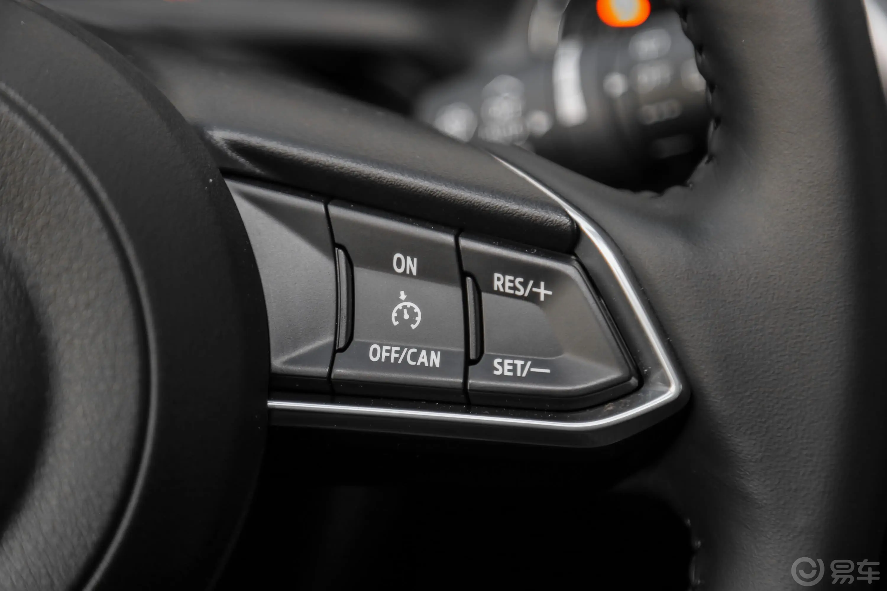 马自达CX-42.0L 手自一体 两驱 蓝天领先版右侧方向盘功能按键