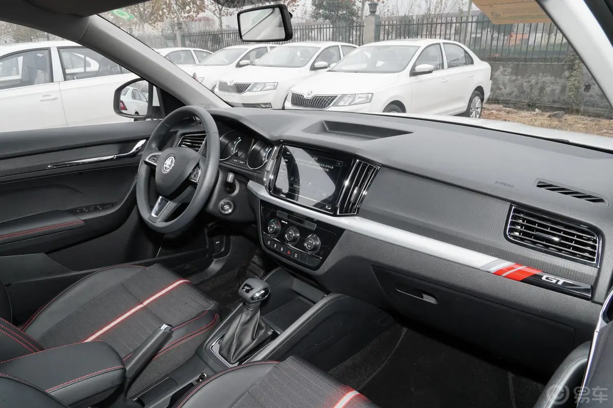 柯米克GT 1.5L 手自一体 舒适版内饰全景副驾驶员方向