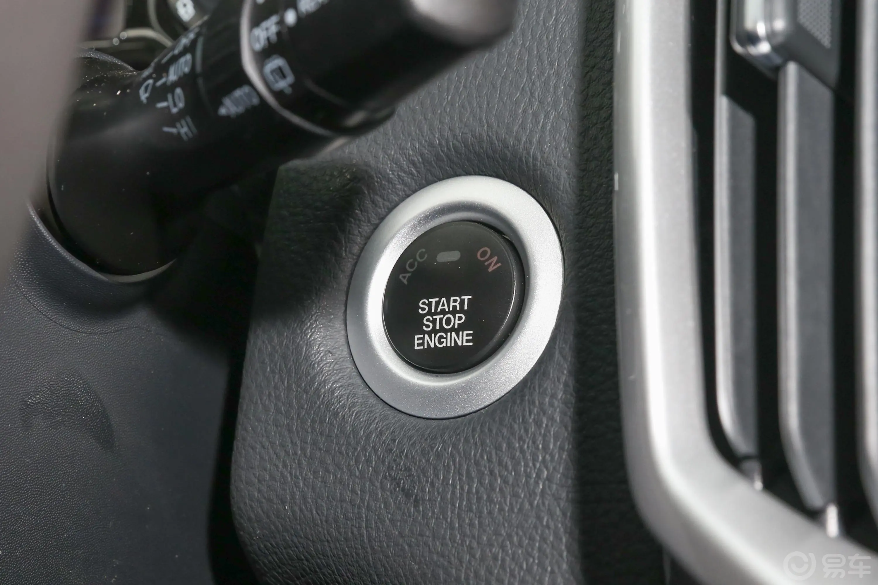 驭胜S3502.0T 手自一体 四驱 豪华天窗版 5座 柴油钥匙孔或一键启动按键