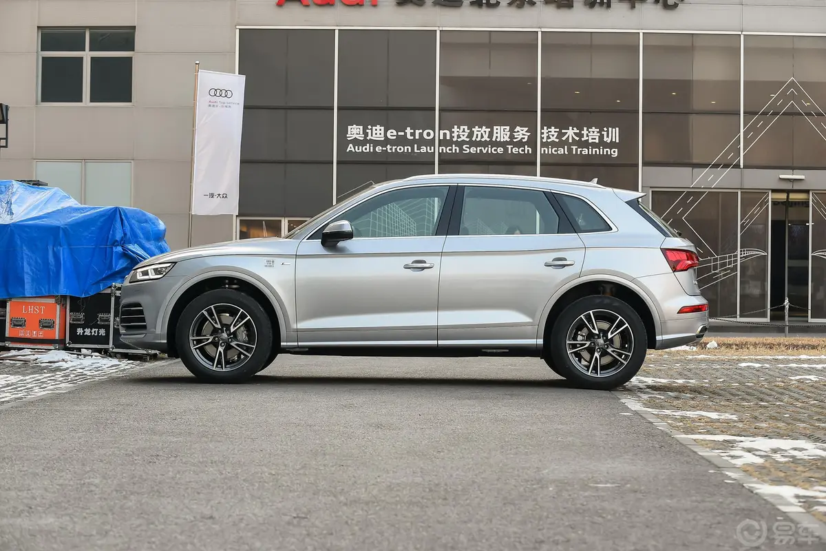 奥迪Q5L40 TFSI 荣享时尚型外观