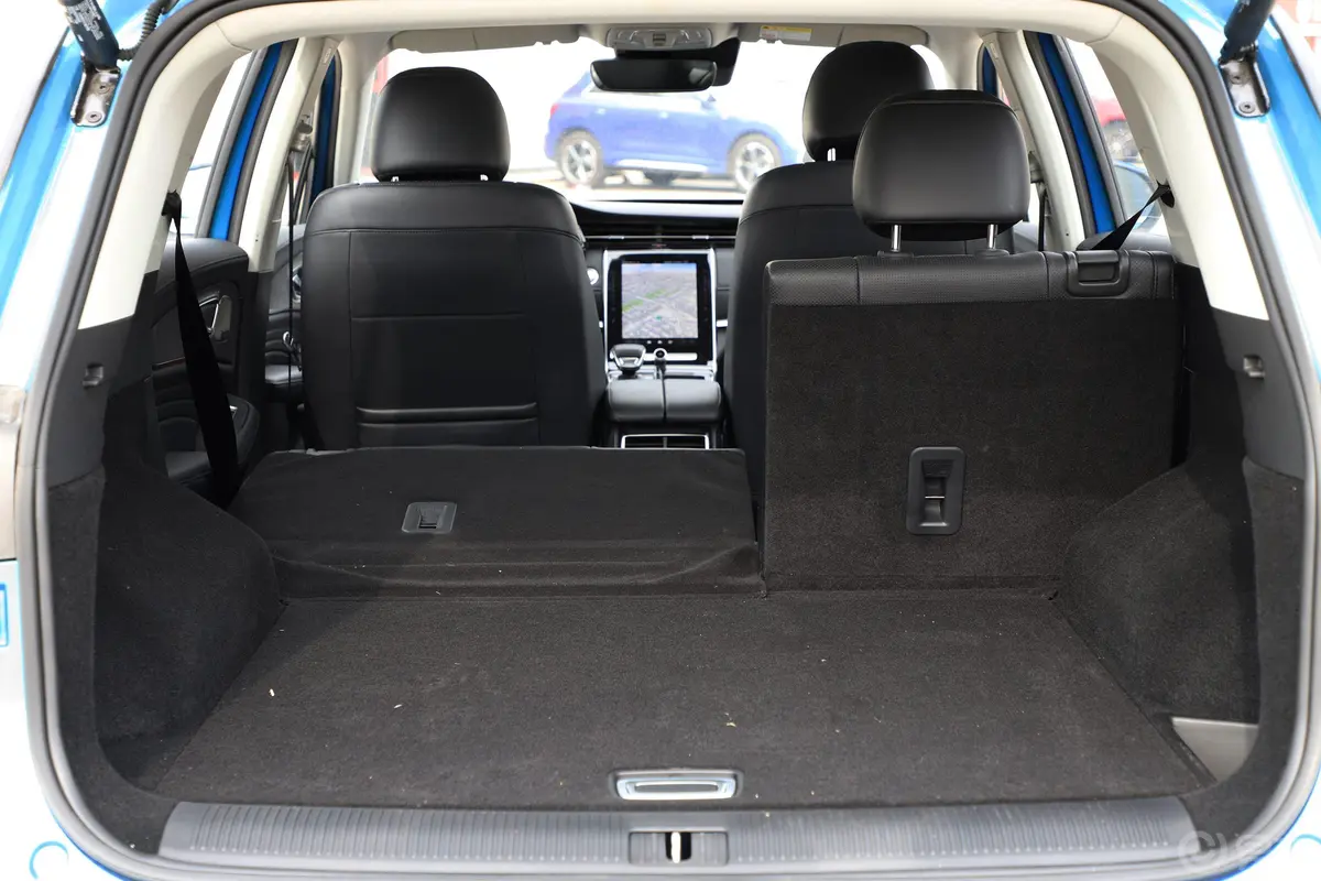 荣威RX5 MAX400TGI 双离合 四驱 智能座舱至尊版空间