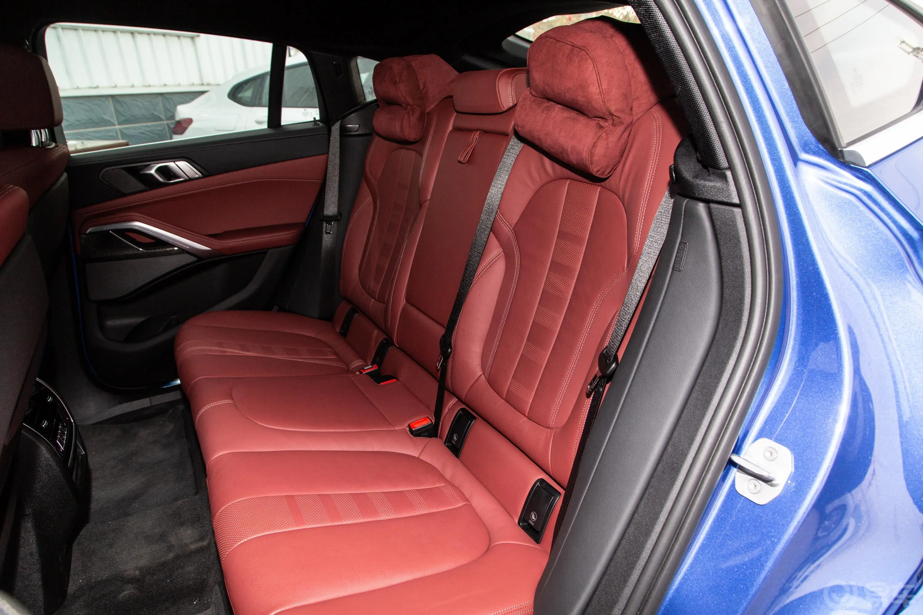 宝马X6xDrive40i M运动套装后排座椅