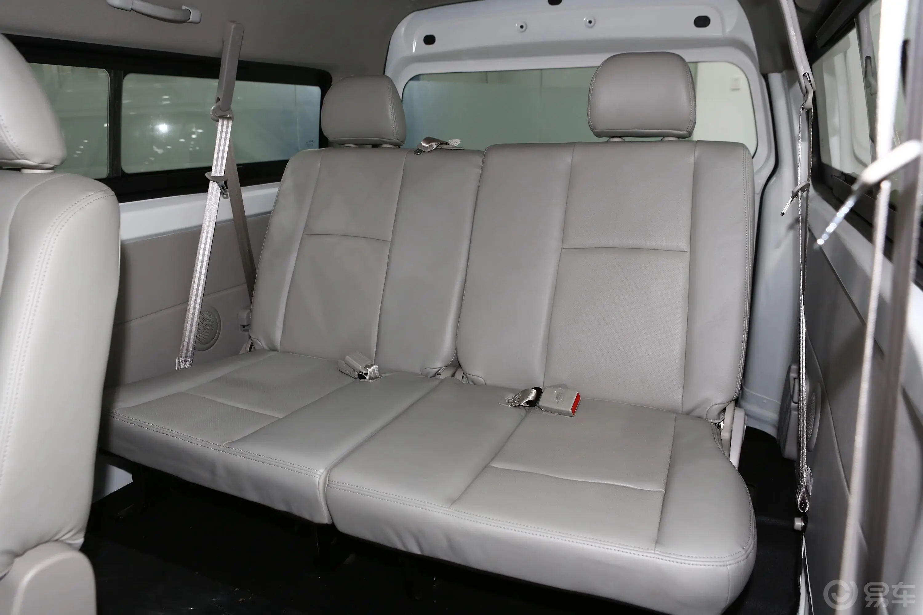 新海狮S客车 1.6L 手动 商务版 7座 国VI第三排座椅