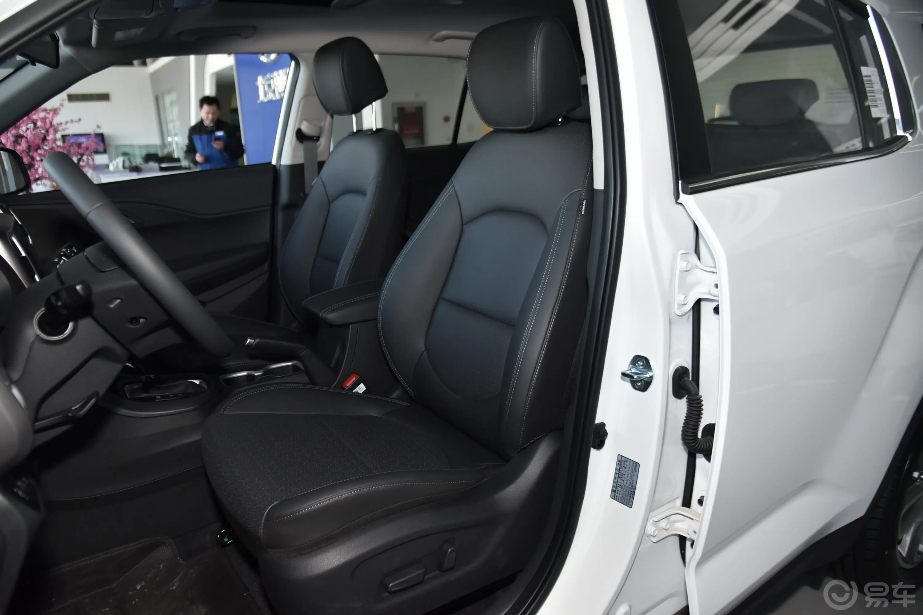 现代ix352.0L 手自一体 两驱 智勇·畅享版 国VI驾驶员座椅