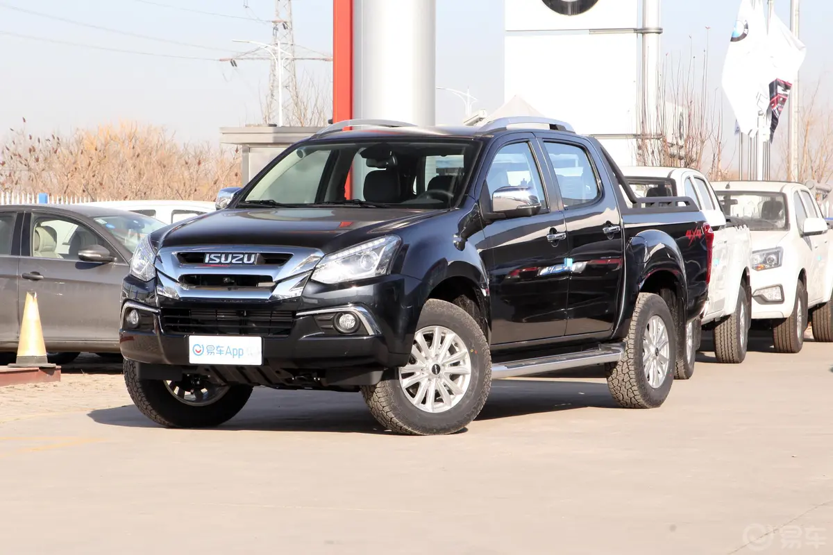 D-MAX1.9T 手自一体 四驱 旗舰型 国VI侧前45度车头向左水平