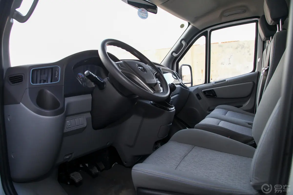 图雅诺E5 2.8T 手动 两驱 厢货版车窗调节整体