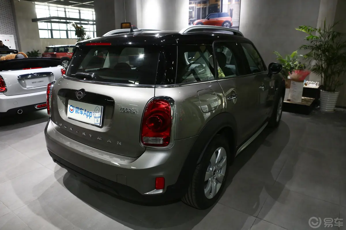 MINI COUNTRYMAN1.5T COOPER ALL4 经典派周末旅行版侧后45度车头向右水平