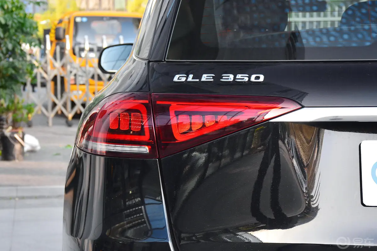 奔驰GLEGLE 350 4MATIC 动感型特别版外观