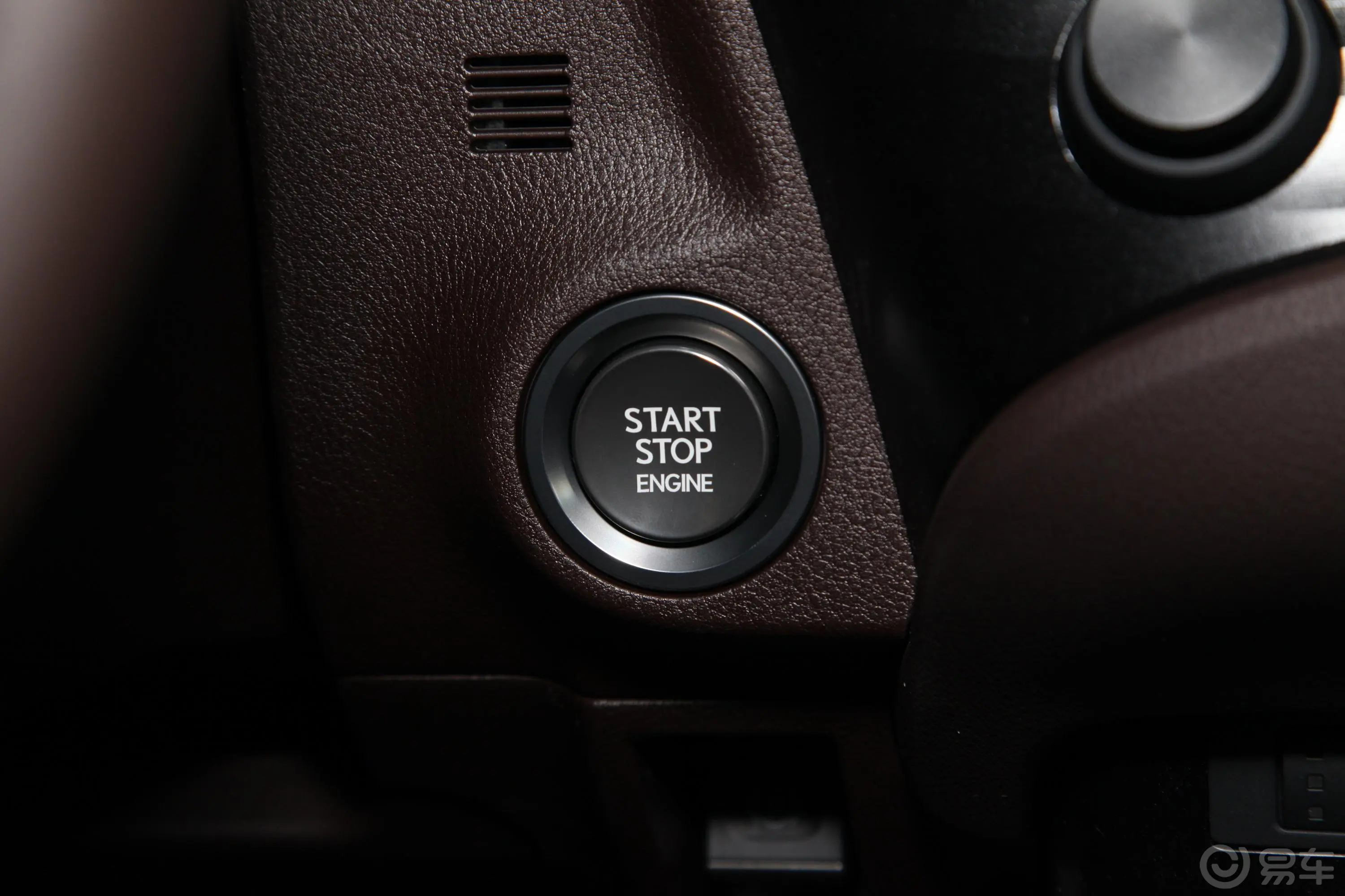 雷克萨斯ES260 卓越版钥匙孔或一键启动按键