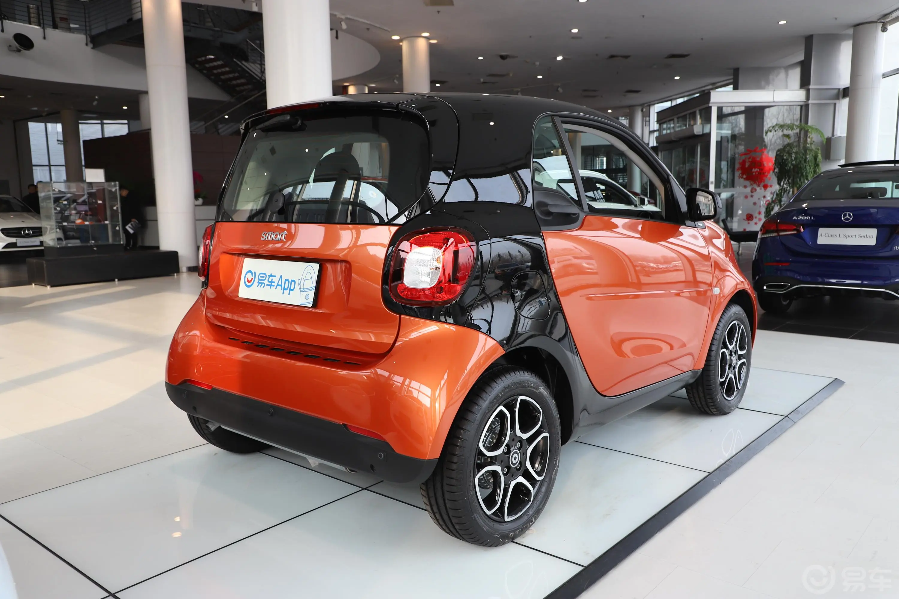 smart fortwo0.9T 66千瓦硬顶风擎版 国VI外观