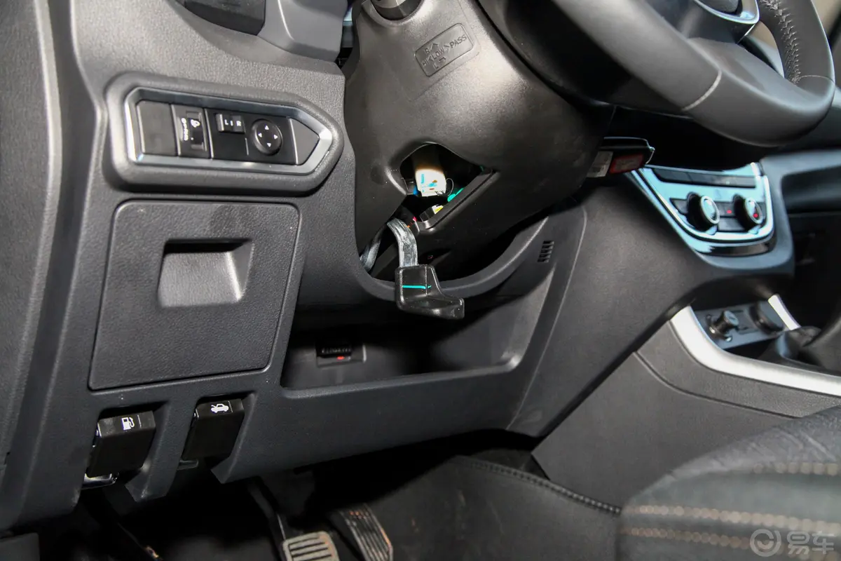 瑞迈S加长版 2.4T 手动 四驱 领航版 汽油 国VI方向盘调节