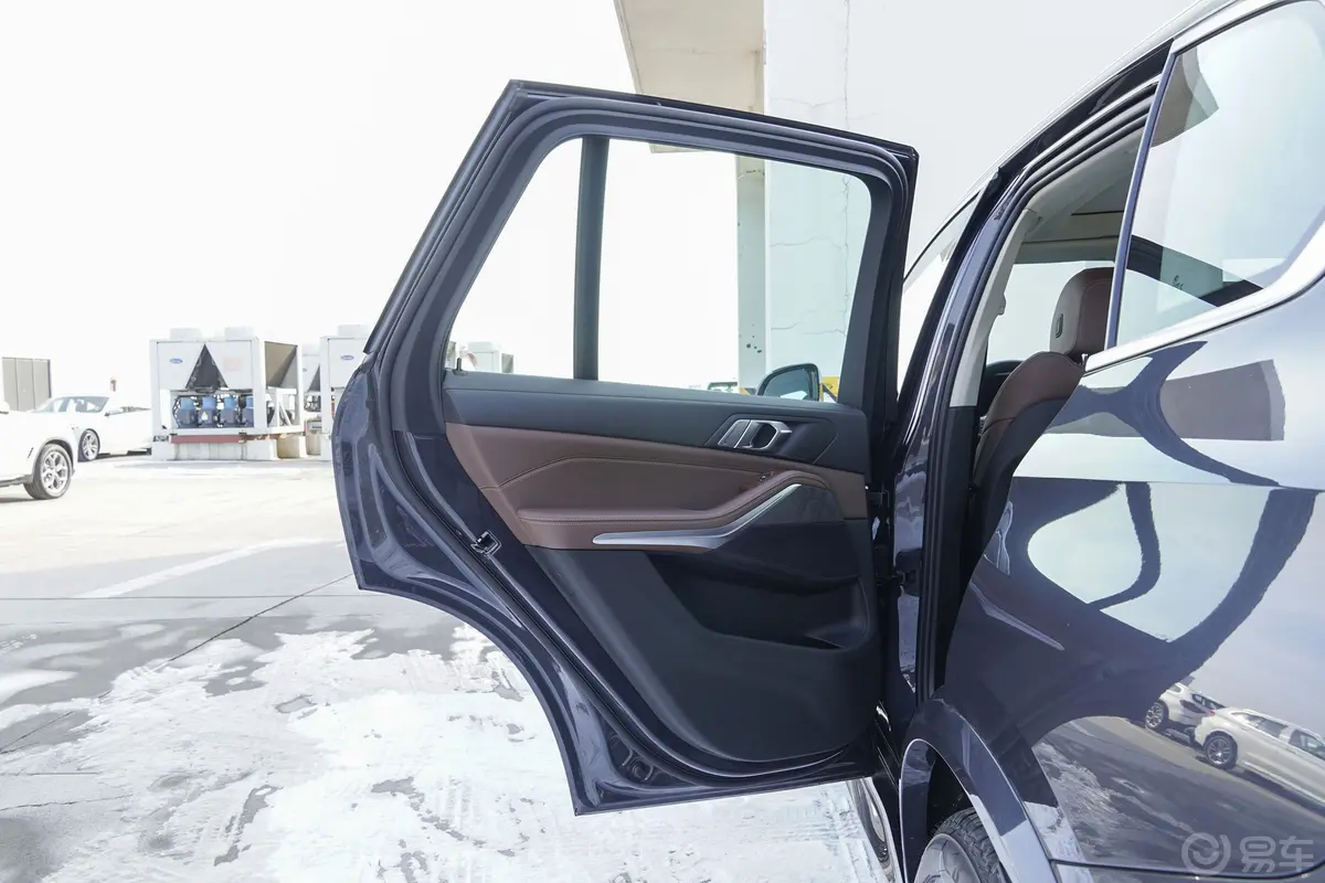 宝马X5(进口)xDrive30i M运动套装驾驶员侧后车门