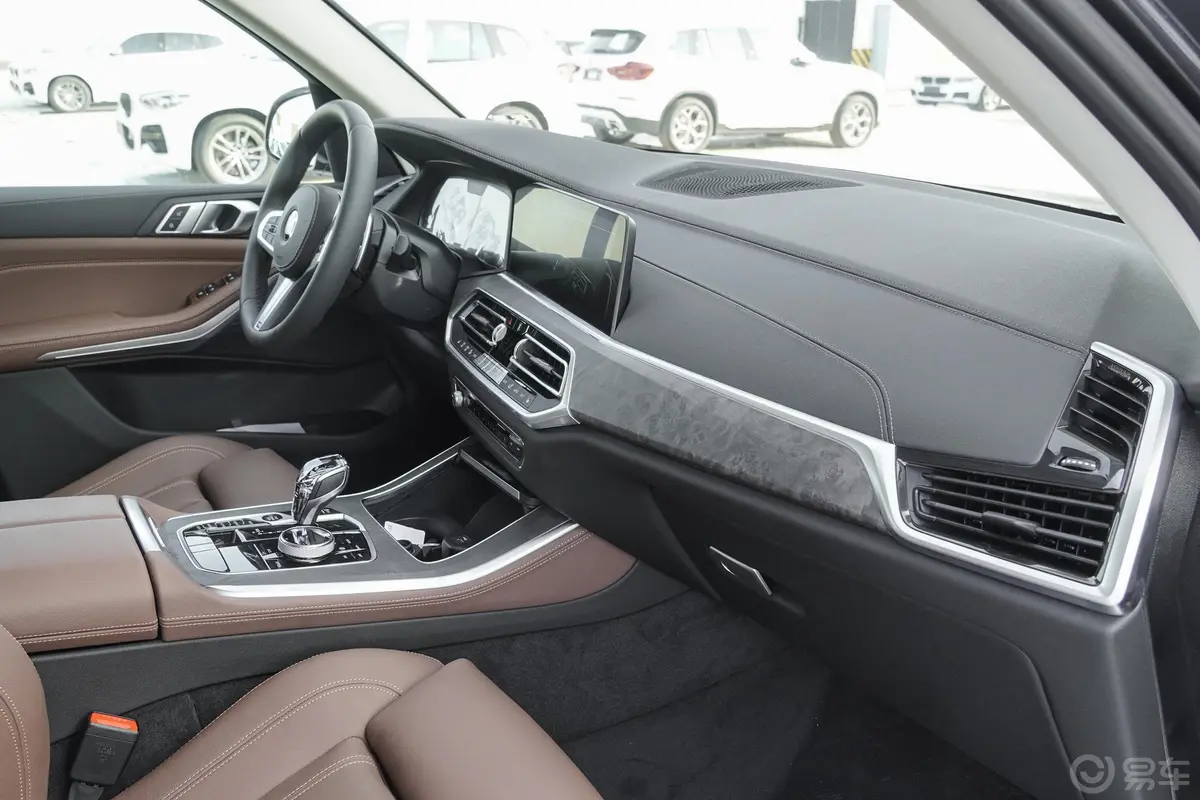 宝马X5(进口)xDrive30i M运动套装内饰全景副驾驶员方向