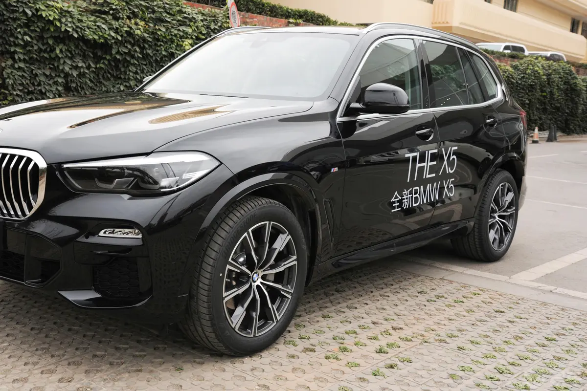 宝马X5(进口)xDrive30i M运动套装外观