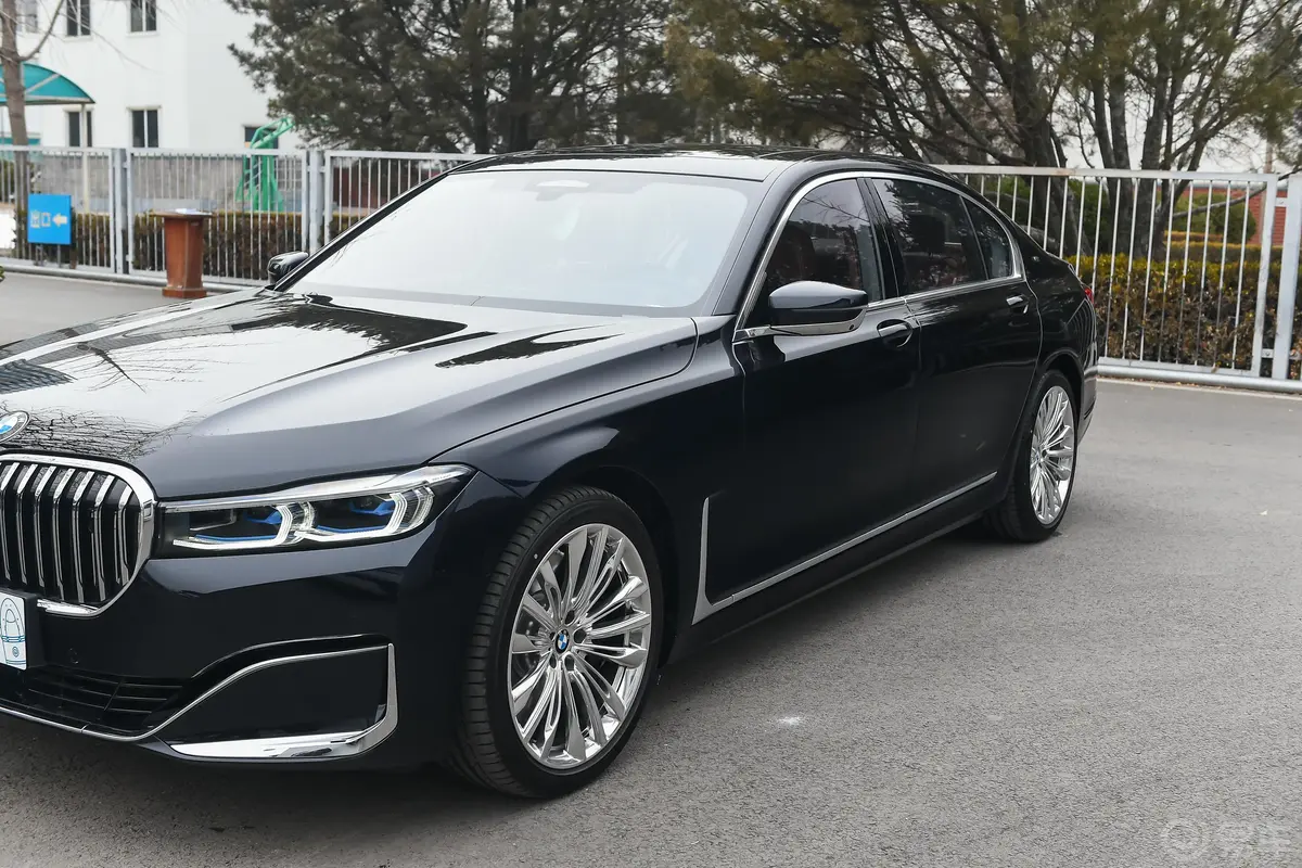 宝马7系M760Li xDrive V12 豪华套装外观