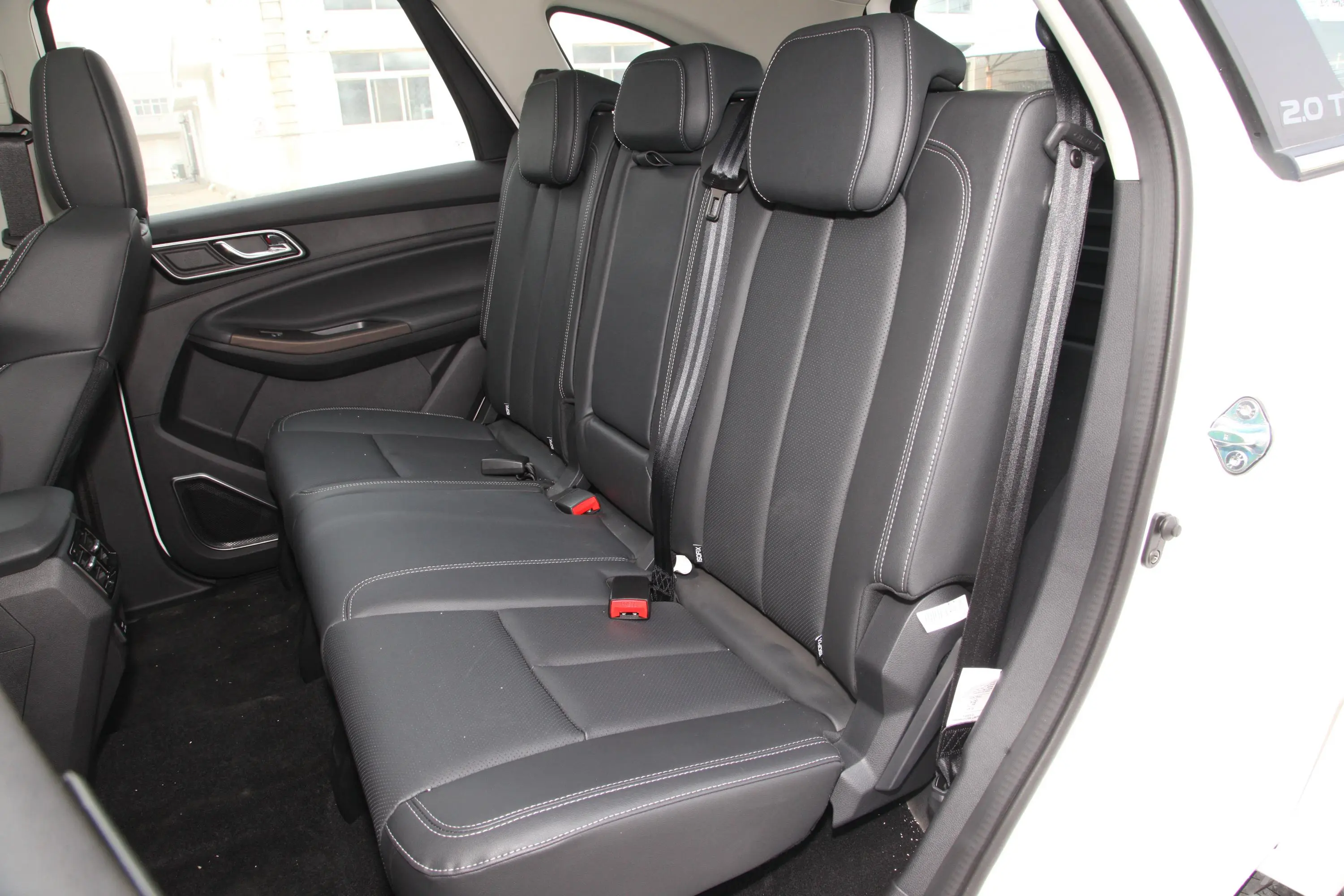 驭胜S3502.0T 手自一体 两驱 舒适版 5座 汽油 国VI后排座椅