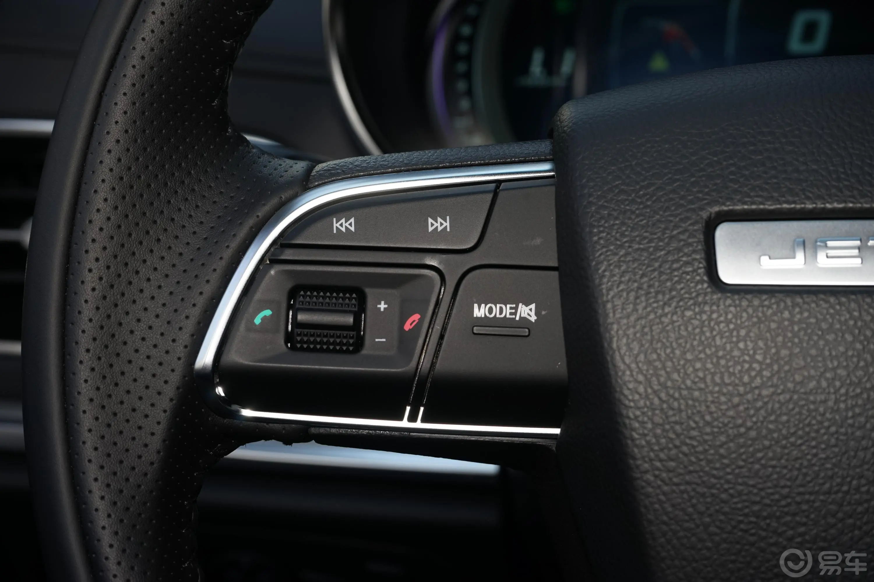 捷途X70 Coupe1.5T 手动 炫Cool左侧方向盘功能按键
