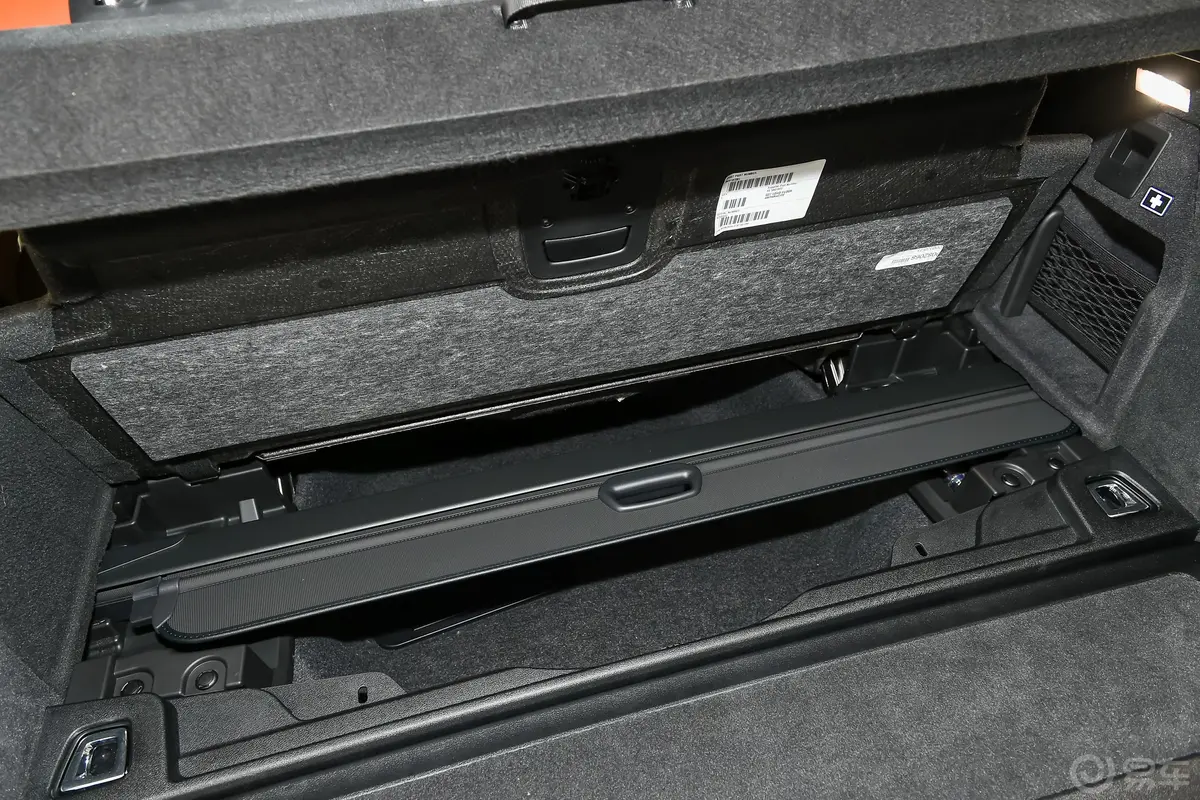 宝马X7xDrive40i 个性化定制限量版 豪华套装空间
