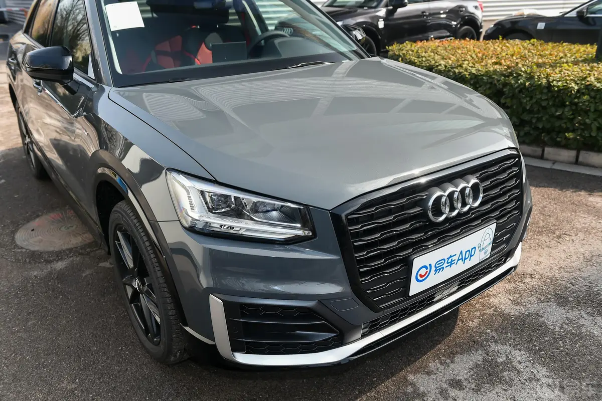 奥迪Q2L35 TFSI 时尚动感型外观