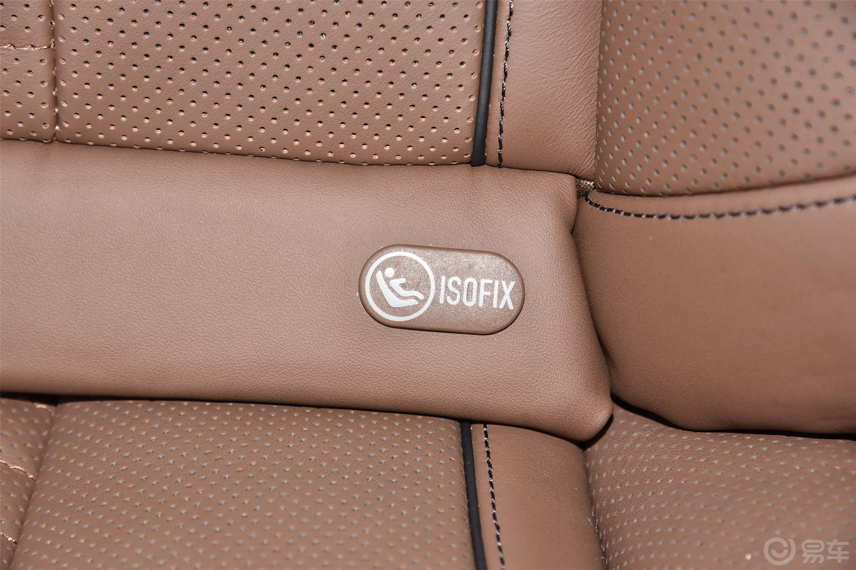 奔驰S级S 500 L 4MATIC 臻藏版儿童座椅接口