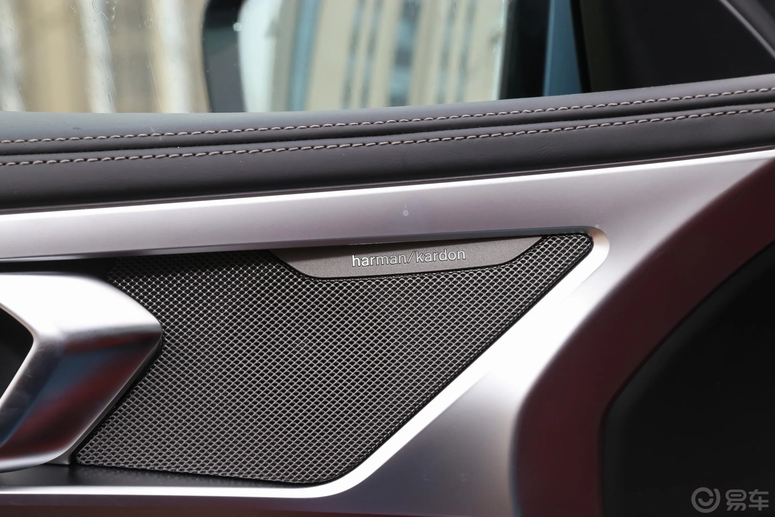 宝马8系双门轿跑车 840i 首发限量版音响和品牌