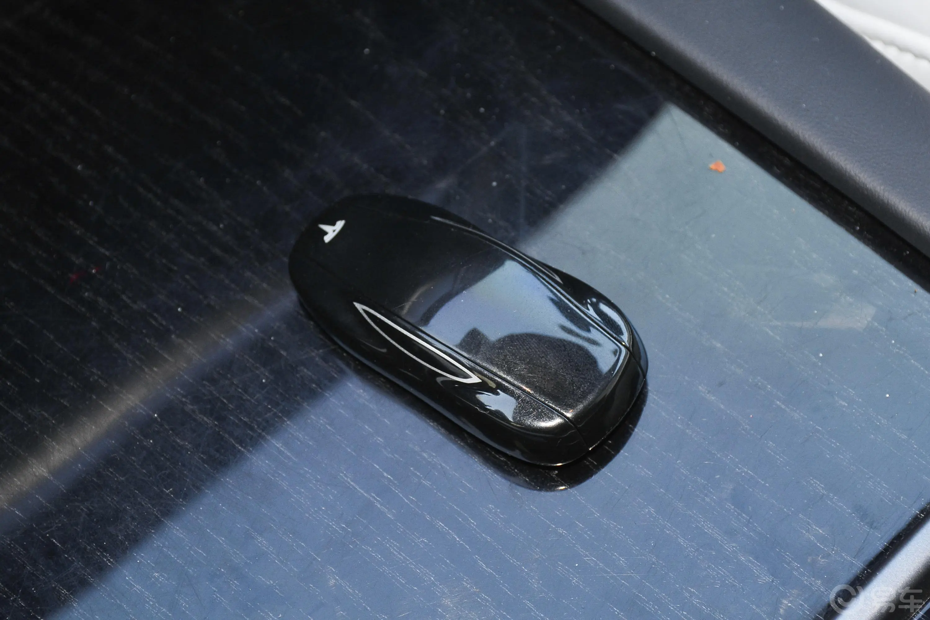 Model S长续航版钥匙正面