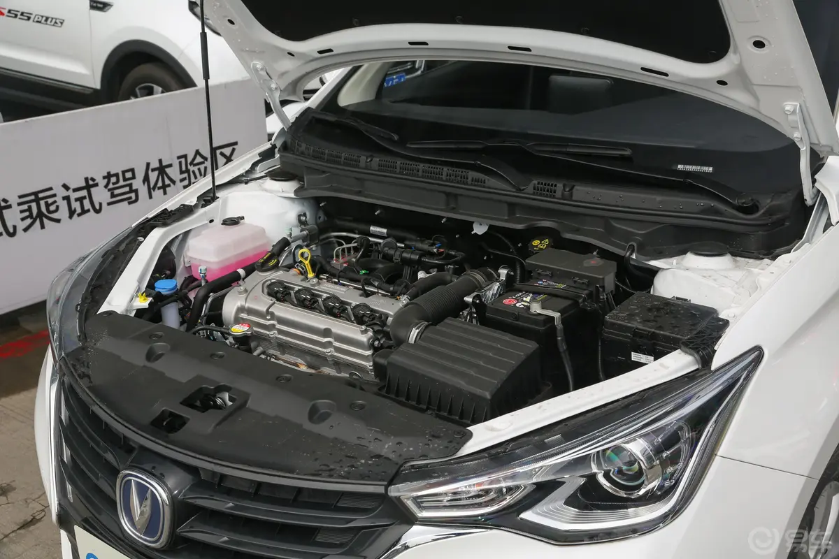 悦翔1.5L 双离合 舒适型 国V外观