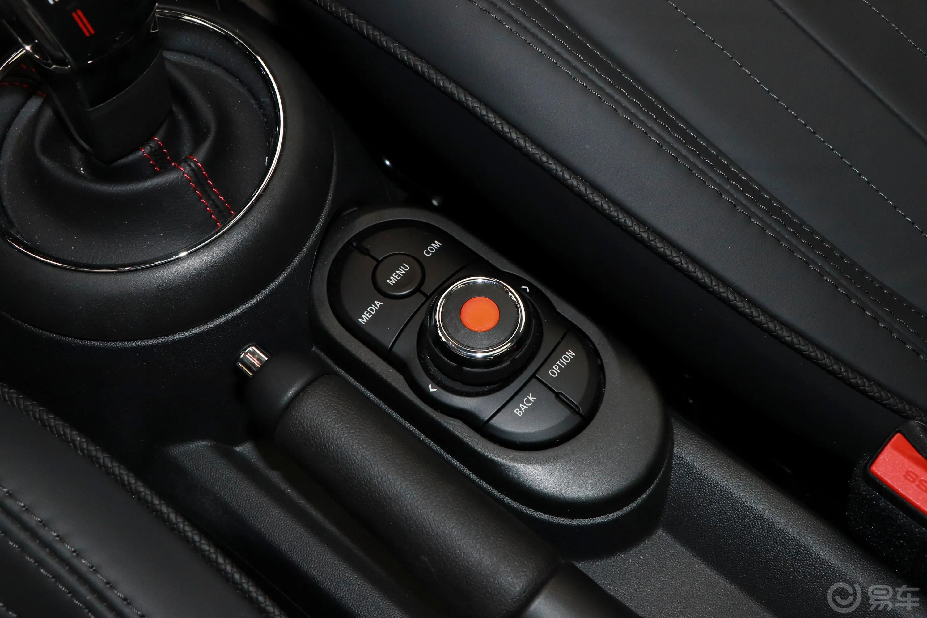 MINI2.0T COOPER S 艺术家内饰