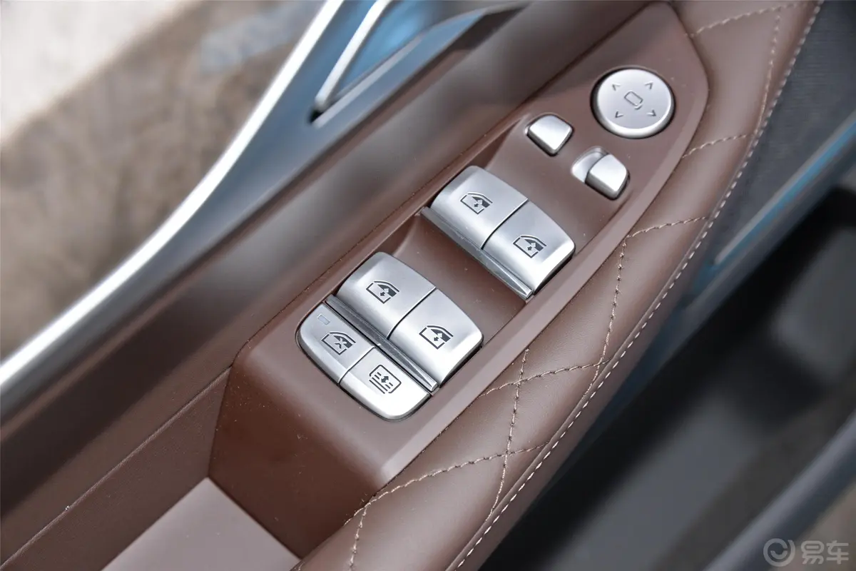 宝马7系改款 740Li 领先型 豪华套装车窗调节整体