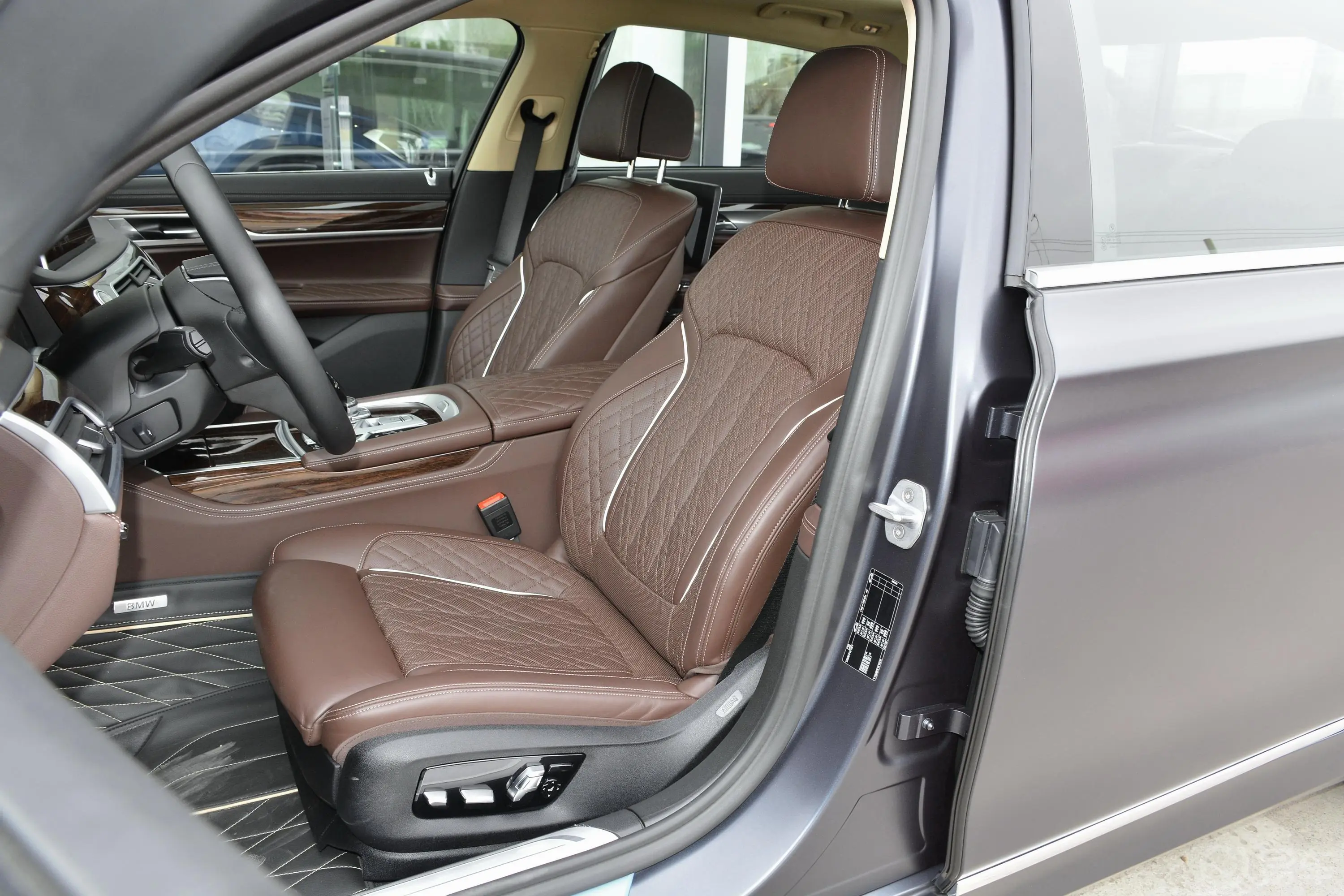 宝马7系改款 740Li 尊享型 豪华套装驾驶员座椅