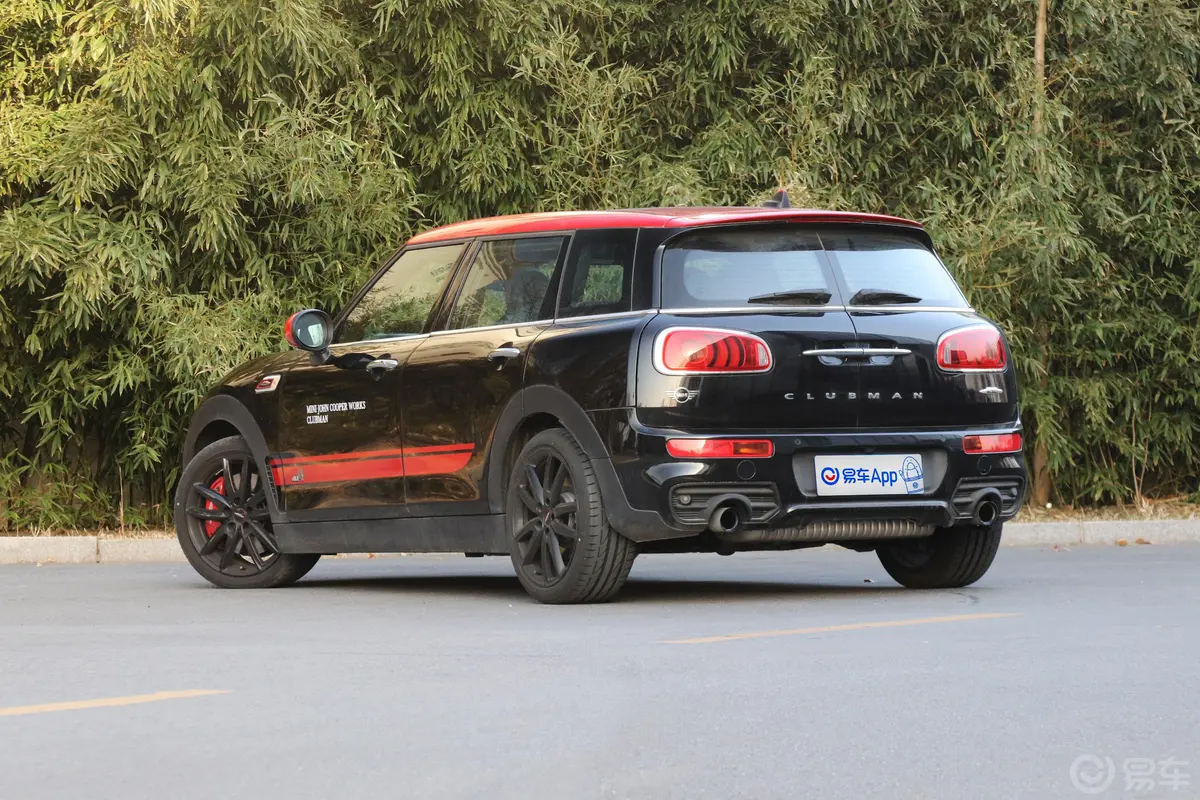 MINI JCW CLUBMAN2.0T ALL-IN侧后45度车头向左水平