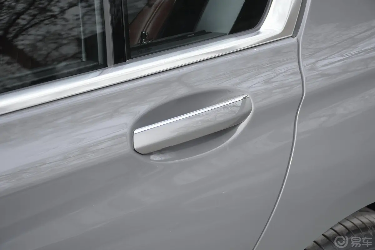 宝马7系改款 740Li xDrive 行政型 豪华套装驾驶员侧后门把手