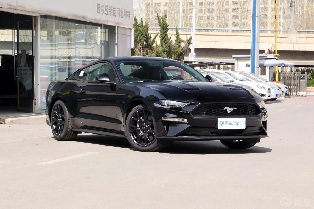 Mustang2.3L EcoBoost侧前45度车头向右水平