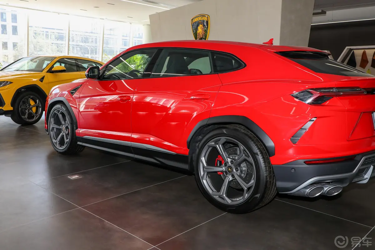 Urus4.0T V8外观