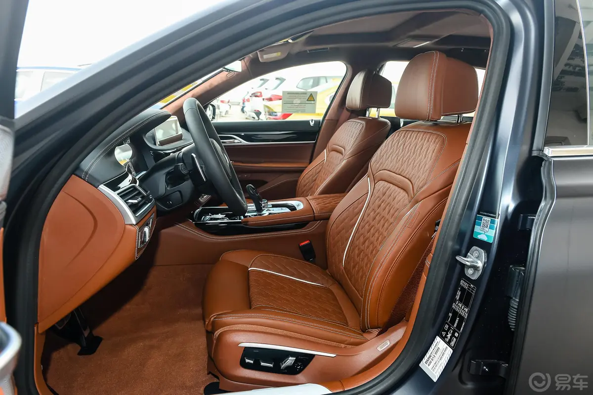 宝马7系改款 750Li xDrive V8 M运动套装驾驶员座椅