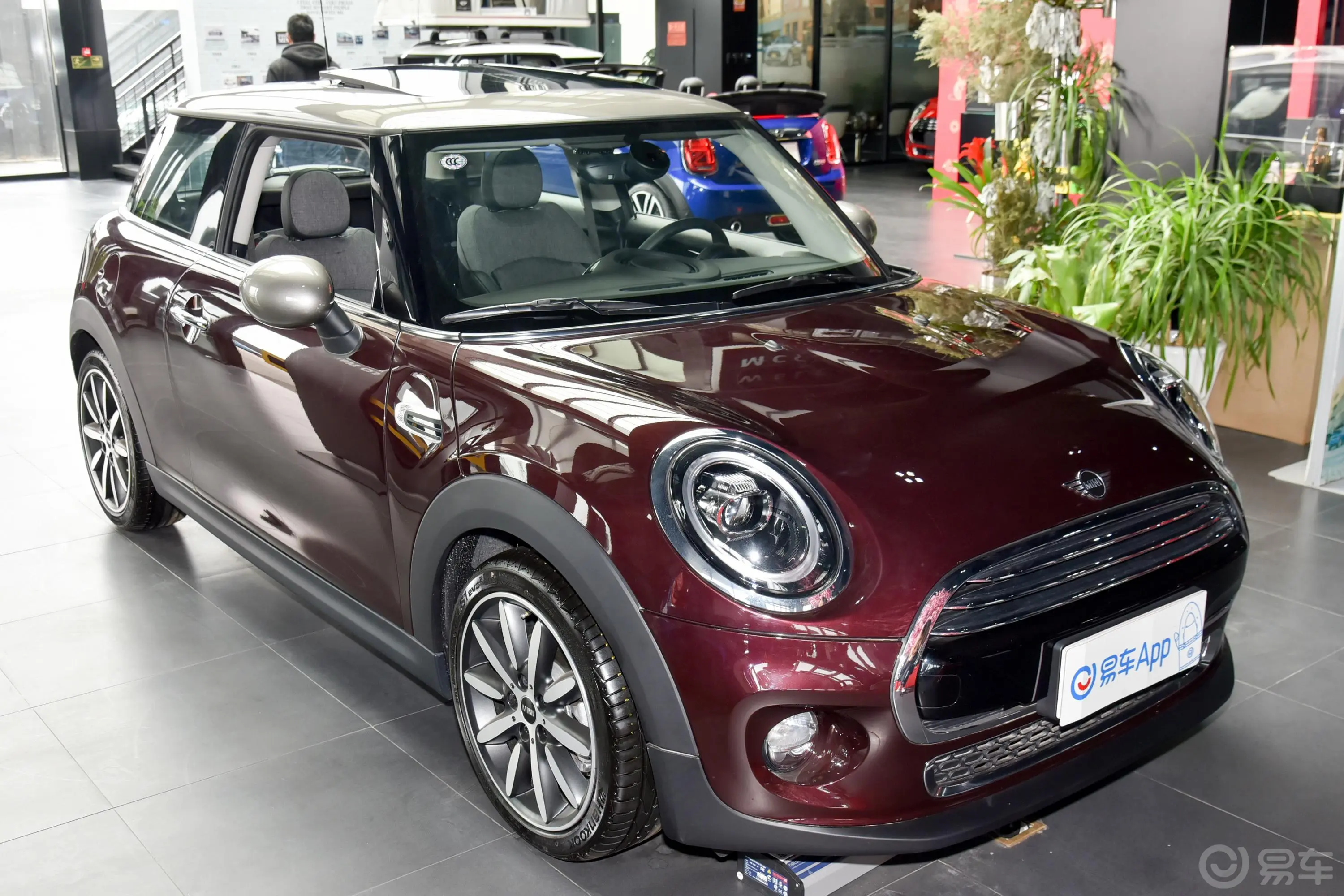 MINI1.5T COOPER 艺术家侧前45度车头向右水平