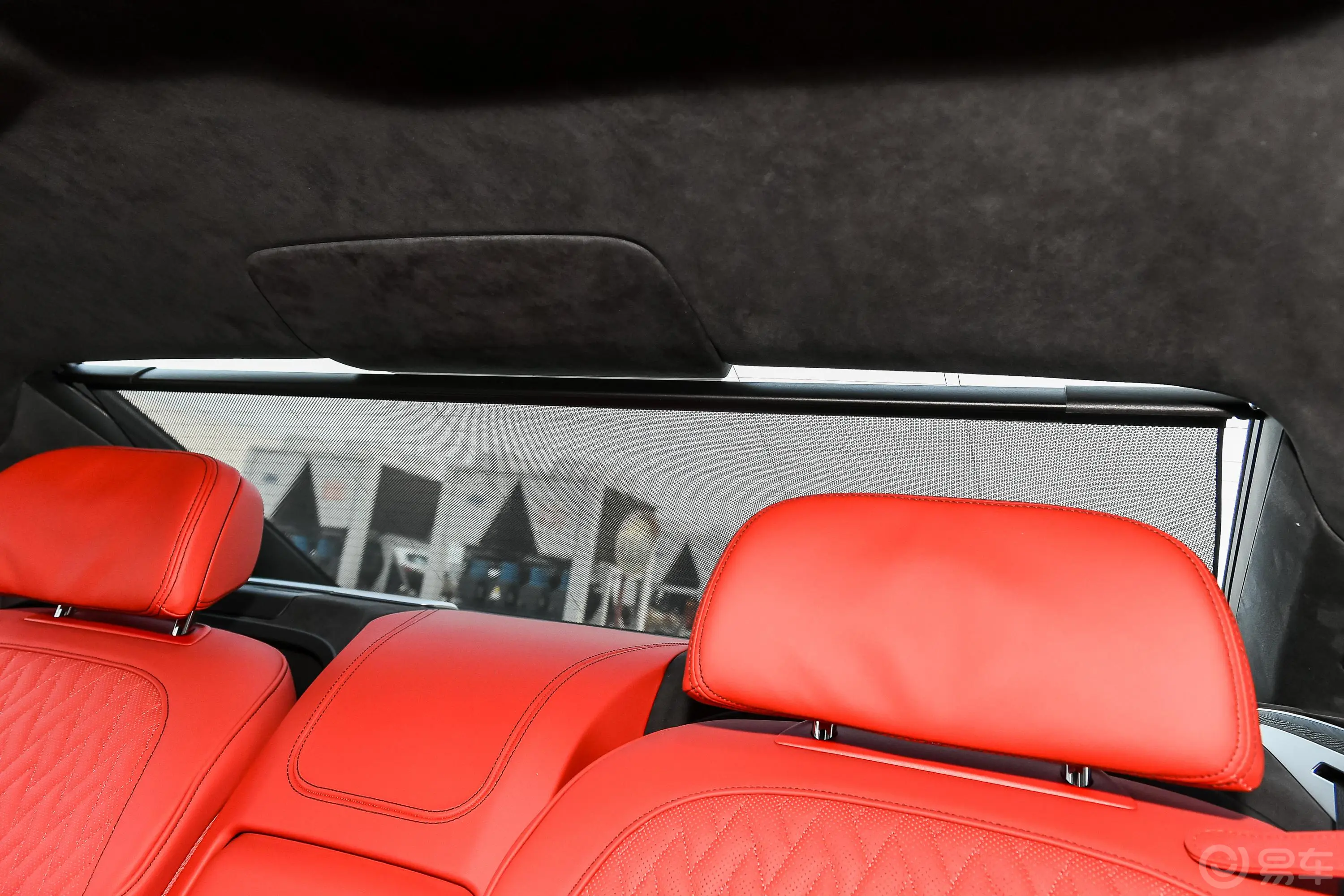 宝马7系改款 M760Li xDrive V12 运动套装空间