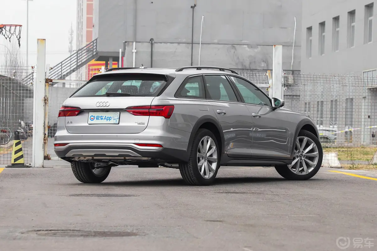 奥迪A6Allroad quattro 探索家 55 TFSI 尊享越野型外观